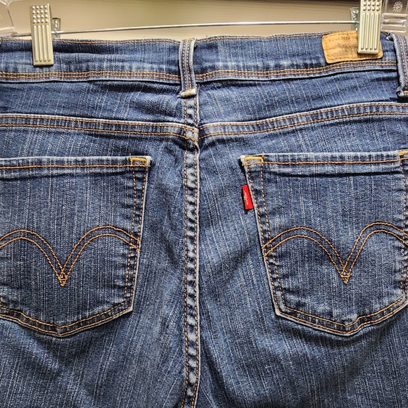 Levi's Denim - Levi's Capri Jeans 512 Women's 8 Perfectly Slimming Dark Wash Blue - Nice!